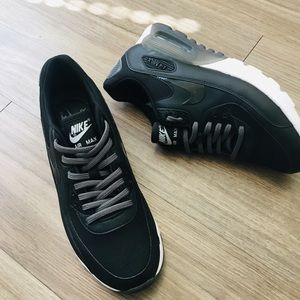 Women’s Nike Air Max like NEW!